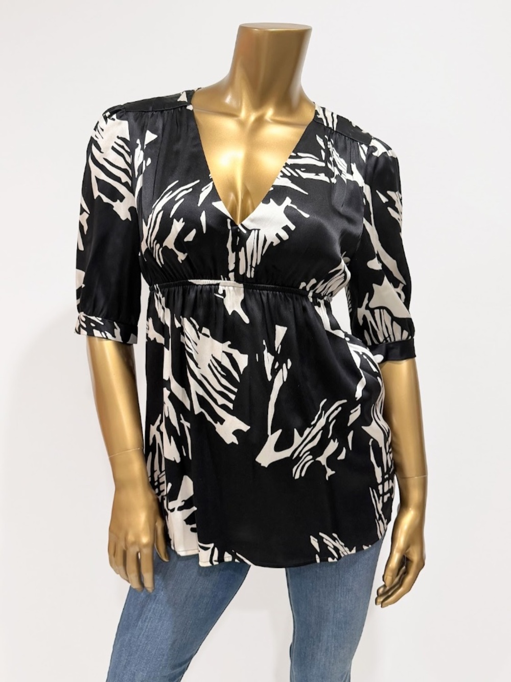 Semantiks Women's Black White Abstract Print Empire Waist Top Size M